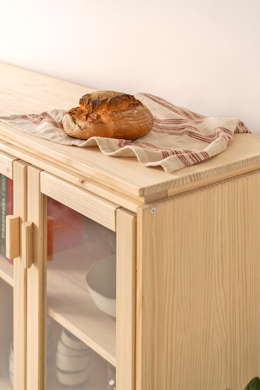 Imagen de ambiente 4 para:Vitrina doble de madera natural